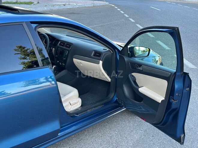 Volkswagen Jetta-8