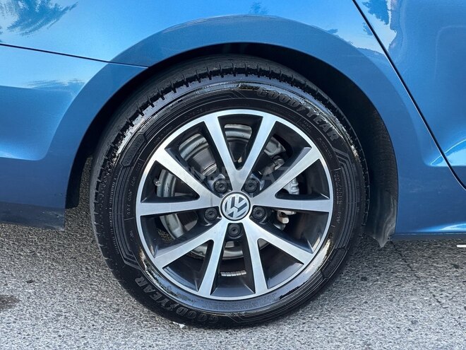 Volkswagen Jetta-20