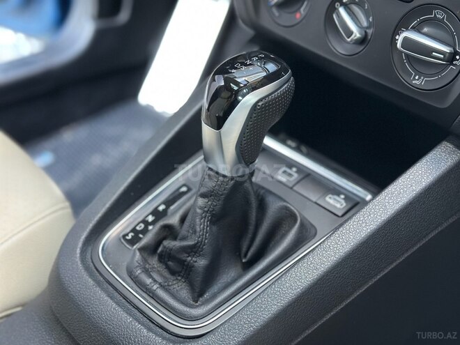 Volkswagen Jetta-15