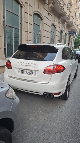 Porsche Cayenne-2