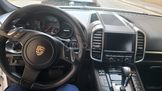 Porsche Cayenne-4