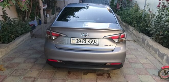 Hyundai Sonata-5