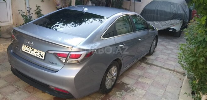 Hyundai Sonata-4