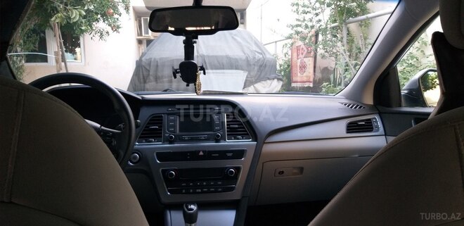Hyundai Sonata-6