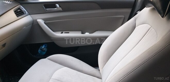 Hyundai Sonata-9