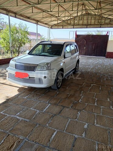 Nissan X-Trail 2002, 310,000 km - 2.0 л - Salyan