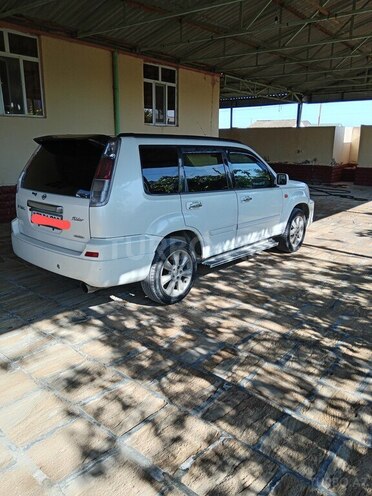 Nissan X-Trail 2002, 310,000 km - 2.0 л - Salyan