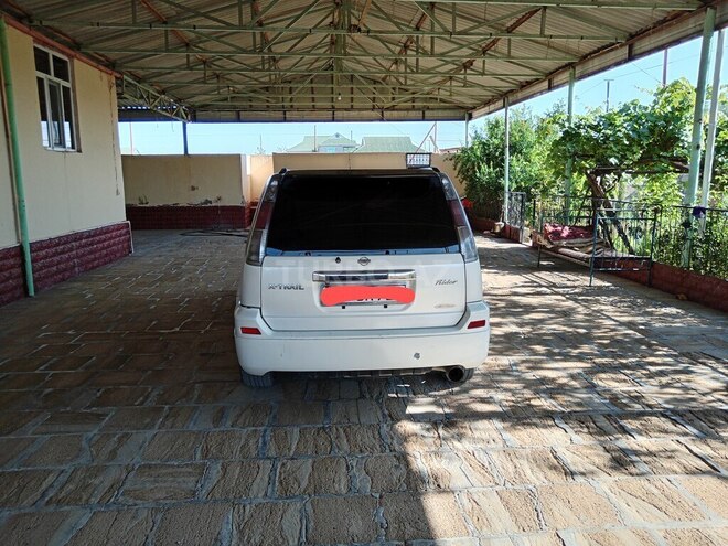 Nissan X-Trail 2002, 310,000 km - 2.0 л - Salyan