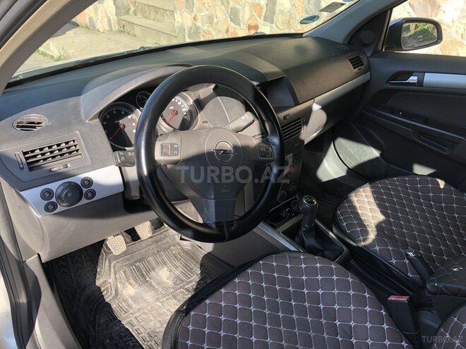 Opel Astra 2005, 298,000 km - 1.4 l - Qusar