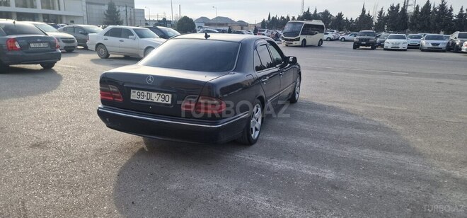 Mercedes E 270 2001, 344,000 km - 2.7 l - Sumqayıt