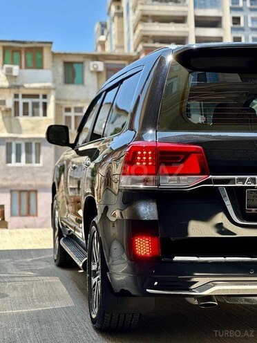 Toyota Land Cruiser-10