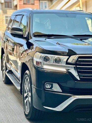 Toyota Land Cruiser-6