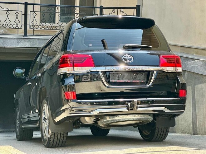 Toyota Land Cruiser-11