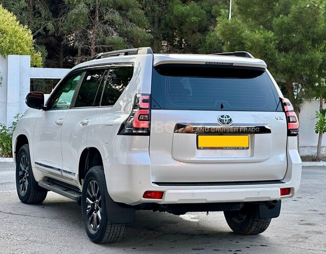Toyota Land Cruiser Prado-6