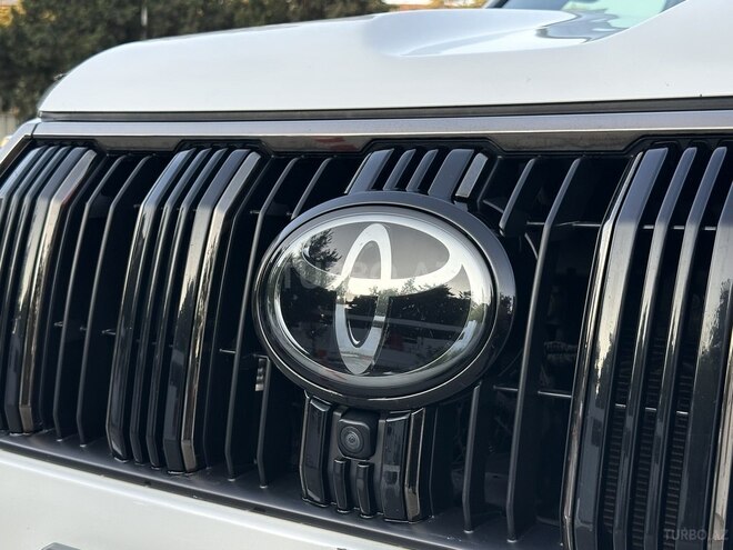 Toyota Land Cruiser Prado-21
