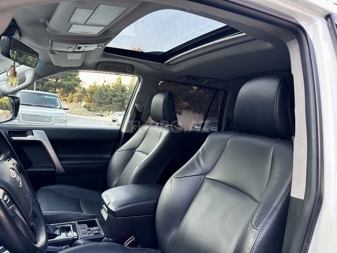 Toyota Land Cruiser Prado-12