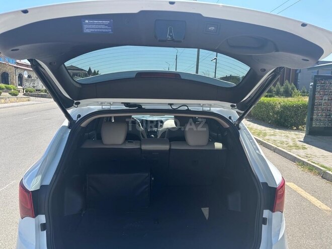 Hyundai Santa Fe-15