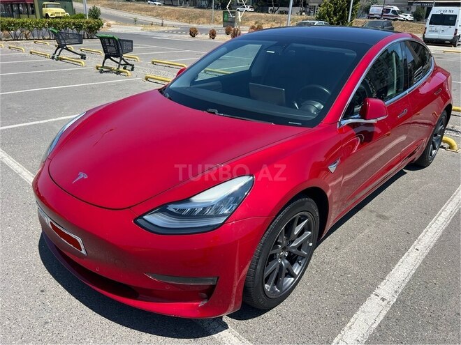 Tesla Model 3-4