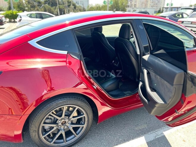 Tesla Model 3-13