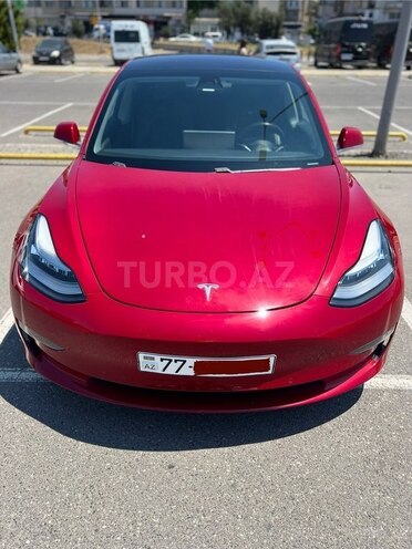 Tesla Model 3-1