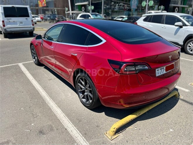 Tesla Model 3-8