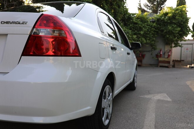 Chevrolet Aveo-3