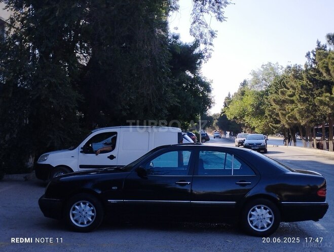 Mercedes E 240 1998, 256,000 km - 2.4 l - Sumqayıt