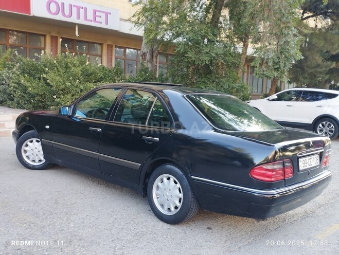 Mercedes E 240 1998, 256,000 km - 2.4 l - Sumqayıt