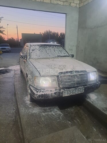 Mercedes E 300 d 1987, 300,000 km - 3.0 l - Beyləqan