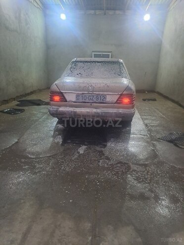 Mercedes E 300 d 1987, 300,000 km - 3.0 l - Beyləqan