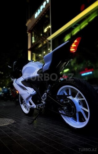 Yamaha R15 V4 2024, 14,200 km - 0.2 l - Bakı