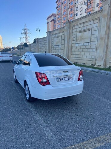 Chevrolet Aveo-8
