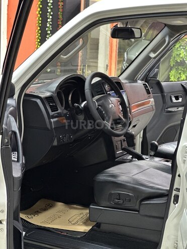 Mitsubishi Pajero 2009, 212,000 km - 3.0 l - Sumqayıt