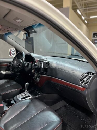 Hyundai Santa Fe-15
