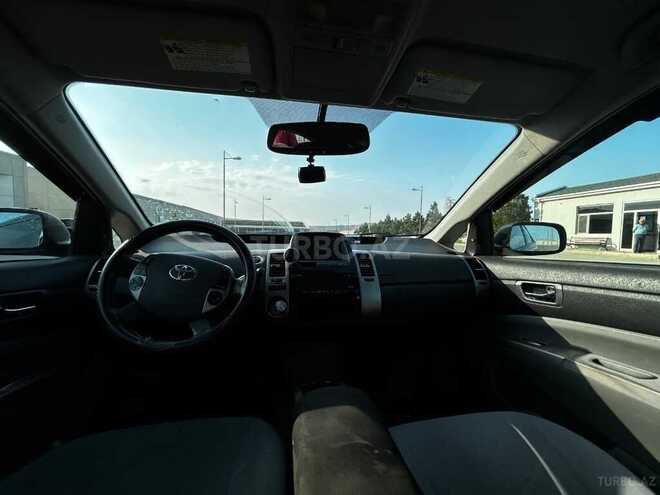 Toyota Prius-7