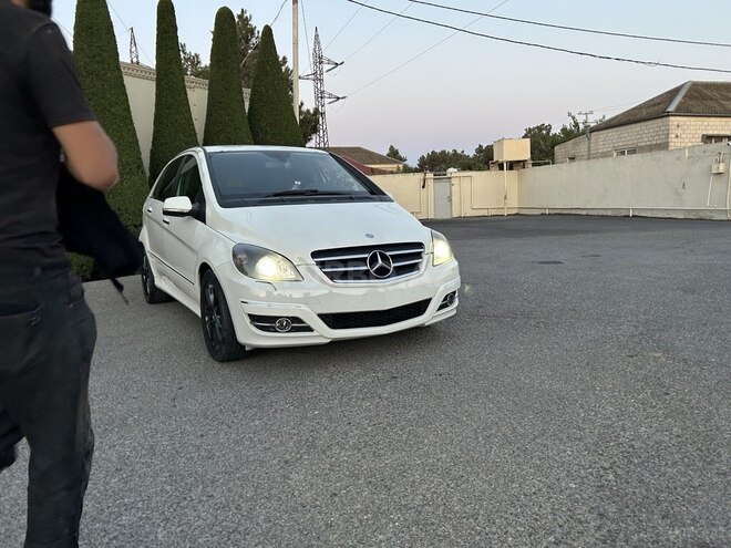 Mercedes B 180 2009, 238,845 km - 1.7 l - Bakı