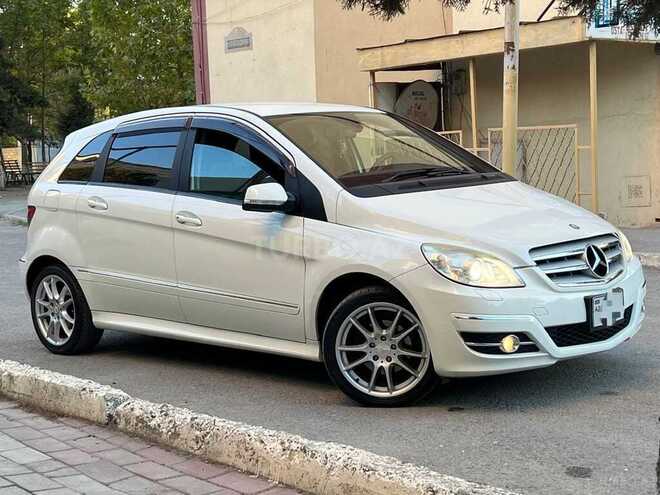 Mercedes B 180 2011, 111,000 km - 1.7 l - Sumqayıt