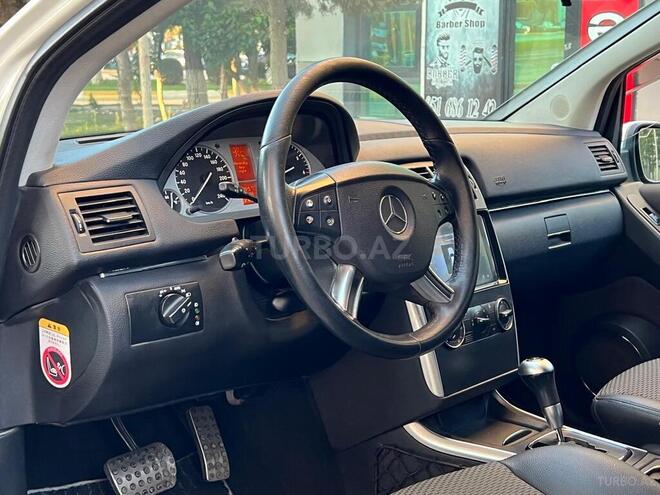 Mercedes B 180 2011, 111,000 km - 1.7 l - Sumqayıt