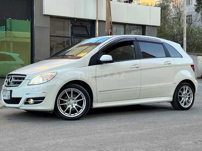 Mercedes B 180 2011, 111,000 km - 1.7 l - Sumqayıt