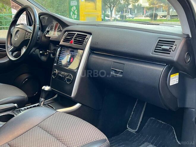 Mercedes B 180 2011, 111,000 km - 1.7 l - Sumqayıt