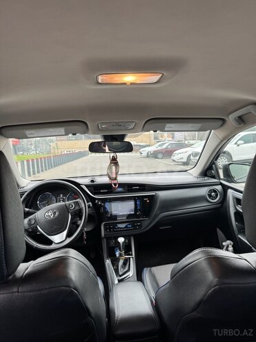 Toyota Corolla 2017, 11,195 km - 1.8 l - Bakı