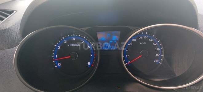 Hyundai ix35 2011, 126,000 km - 2.0 l - Qax