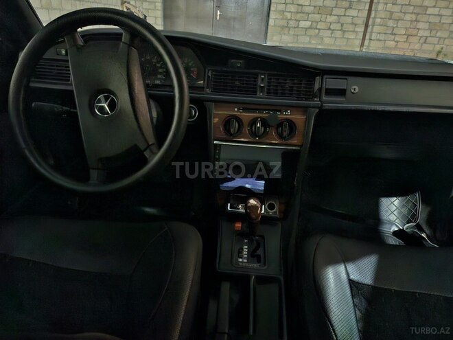 Mercedes 190 1990, 240,000 km - 2.0 л - Tovuz