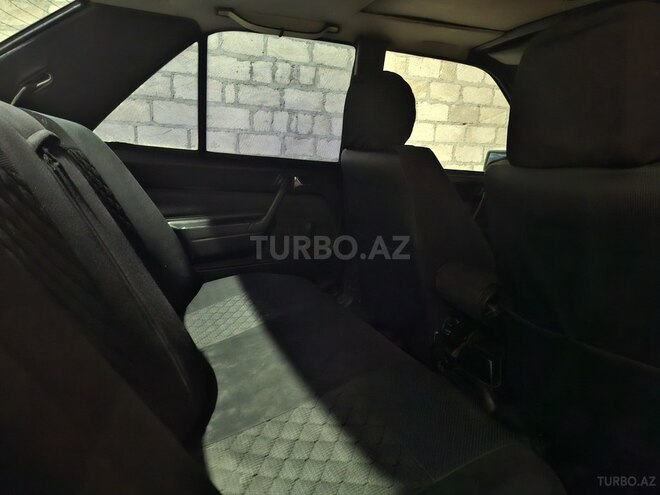 Mercedes 190 1990, 240,000 km - 2.0 л - Tovuz