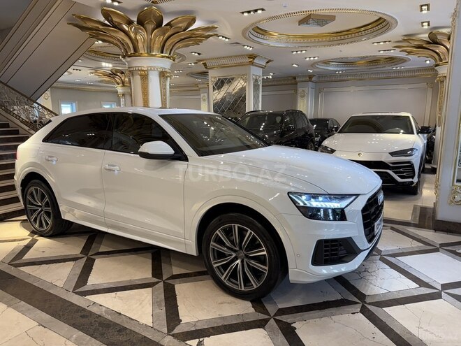 Audi Q8-2