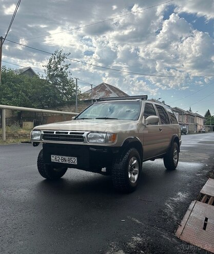 Nissan Pathfinder 1998, 212,222 km - 3.3 l - Zaqatala
