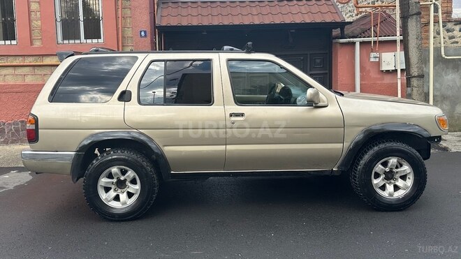Nissan Pathfinder 1998, 212,222 km - 3.3 l - Zaqatala