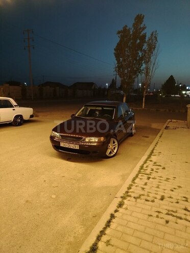Opel Vectra 1999, 180,000 km - 1.8 l - Neftçala
