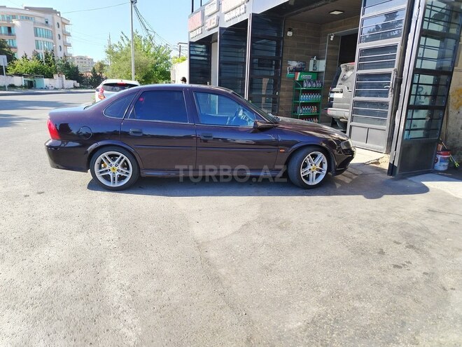 Opel Vectra 1999, 180,000 km - 1.8 l - Neftçala