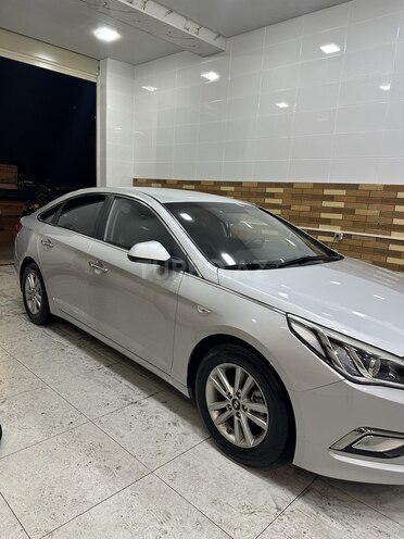 Hyundai Sonata-4